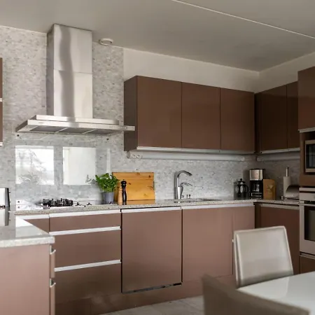 Spacious One-br Townhouse With Sea Views And Sauna Espoo