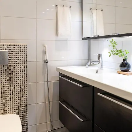 Spacious One-br Townhouse With Sea Views And Sauna Espoo