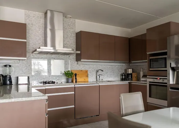 Spacious One-br Townhouse With Sea Views And Sauna Espoo